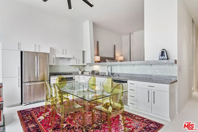 1100 Wilshire Boulevard, Los Angeles CA: https://media.crmls.org/mediaz/e415f64b-7224-4981-90af-4fb75526e363.jpg