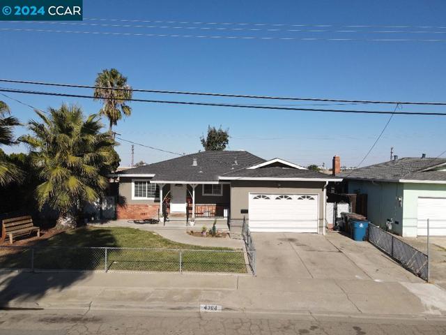 4304 Belle Dr, Antioch CA: https://media.crmls.org/mediaz/e4170f13-143b-4e70-b4d5-e84ea98a2cc5.jpg