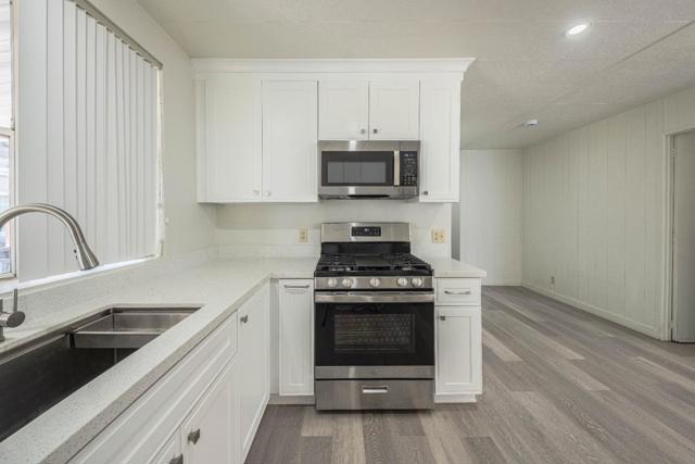 13990 Monte De Oro, Castroville CA: https://media.crmls.org/mediaz/e4171ac8-17c6-4334-b799-e73615d79342.jpg