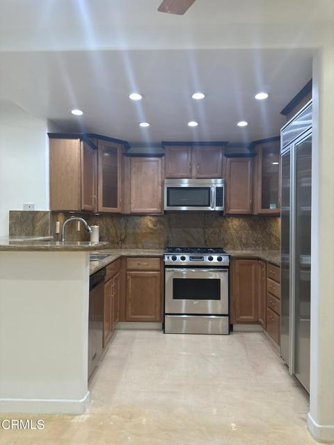 Detail Gallery Image 7 of 16 For 15511 Sherman Way #35,  Van Nuys,  CA 91406 - 1 Beds | 1 Baths