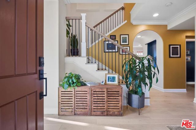 2584 Bungalow Place, Corona del Mar CA: https://media.crmls.org/mediaz/e4186bae-18a2-49d0-8525-c64a4c5f6849.jpg