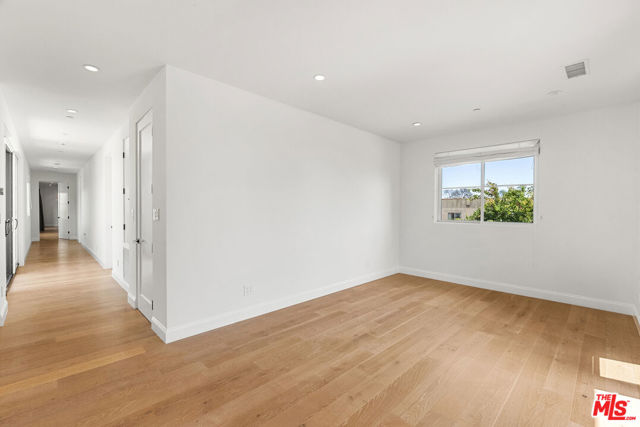 530 N Alta Vista Boulevard, Los Angeles CA: https://media.crmls.org/mediaz/e418a0b9-9ce4-4d50-bb3d-780d5e7bd6c0.jpg