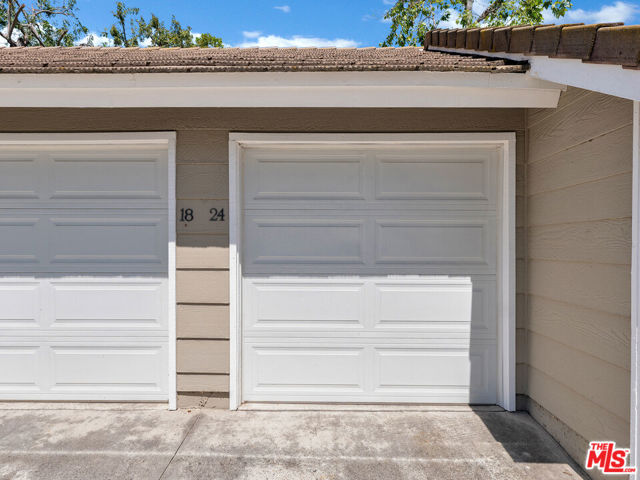 24 Green Brier Circle, Coto de Caza CA: https://media.crmls.org/mediaz/e418dbbe-f3d0-49a2-97d9-9489262e3359.jpg