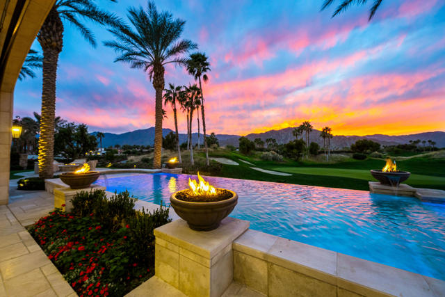 Image 84 of 102 For 52977 Via Dona