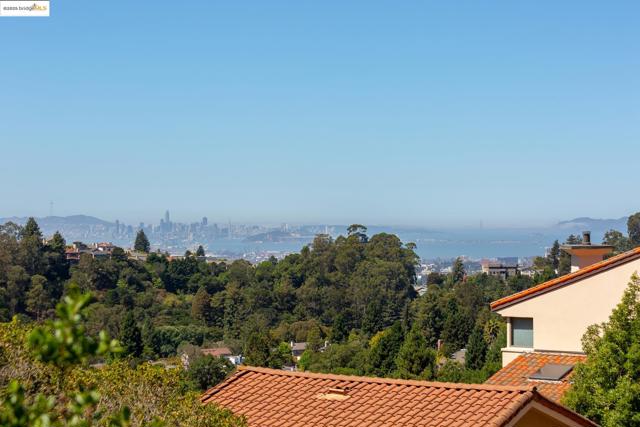 6330 Swainland Rd, Oakland CA: https://media.crmls.org/mediaz/e4192e0c-0993-4f70-a159-003e78311522.jpg