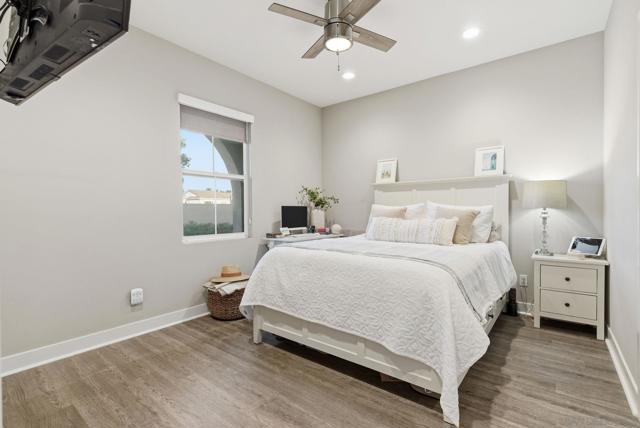 4382 Pacifica Way, Oceanside CA: https://media.crmls.org/mediaz/e419a757-e469-492c-a8e7-04b3bd23546a.jpg