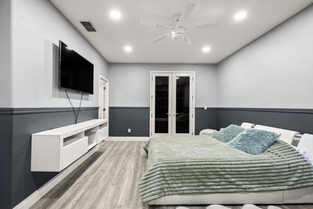 2372 Donner Pass Avenue, Sacramento CA: https://media.crmls.org/mediaz/e41a0b02-4d59-4ba4-a389-17c313d1eca1.jpg