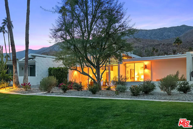 2324 S Skyview Drive, Palm Springs CA: https://media.crmls.org/mediaz/e41a7205-f7f6-4873-89ed-472a55be69ba.jpg
