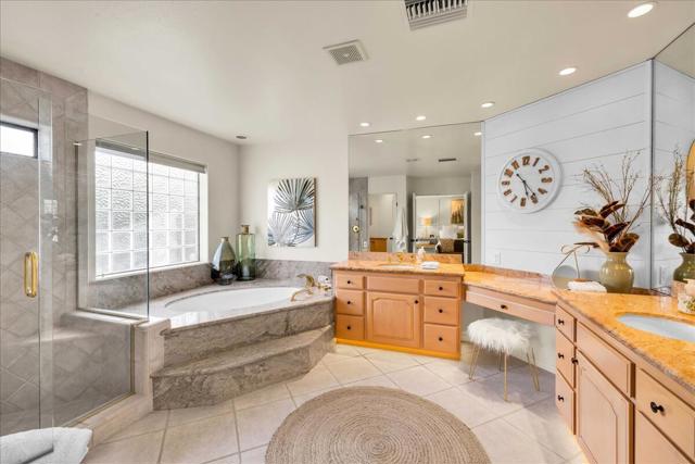 73501 Broken Arrow Trail, Palm Desert CA: https://media.crmls.org/mediaz/e41a7621-6d62-427a-a032-acf61e6e4bdf.jpg