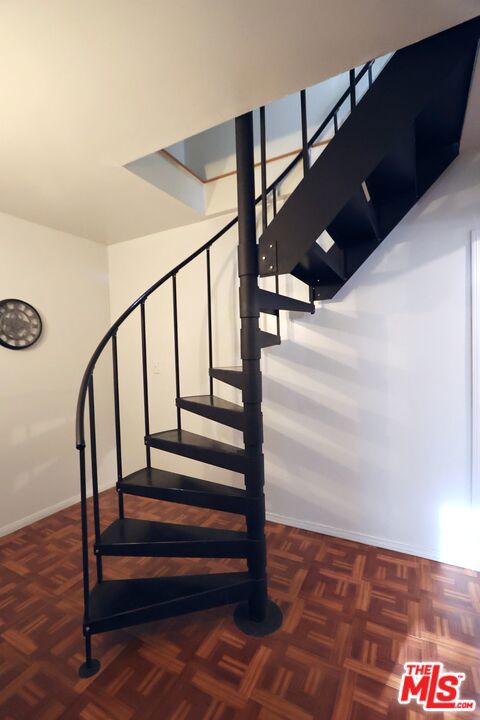 1855 Corinne Avenue, Long Beach CA: https://media.crmls.org/mediaz/e41ac3b9-207f-489a-aa89-6f614e47ec56.jpg