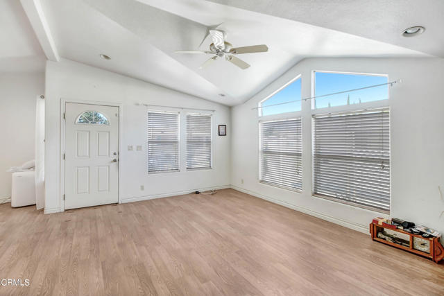 Detail Gallery Image 3 of 10 For 1150 Ventura Bld #10,  Camarillo,  CA 93010 - 3 Beds | 2 Baths