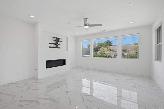 Detail Gallery Image 14 of 51 For 911 Lindbergh, San Marcos,  CA 92069 - 4 Beds | 4/1 Baths