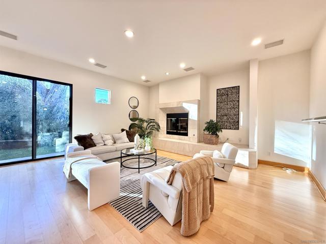 3566 Albatross St, San Diego CA: https://media.crmls.org/mediaz/e41c8a15-e28f-43df-97a9-db1fb5e32b7b.jpg