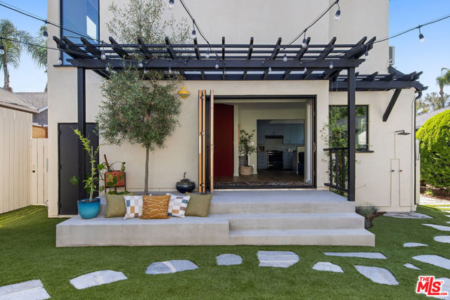 2374 Edgewater Terrace, Los Angeles CA: https://media.crmls.org/mediaz/e41d2b22-4277-463c-9008-3528d04eaf85.jpg