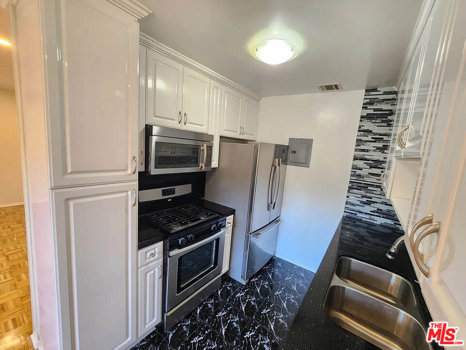 6342 Morse Avenue #309