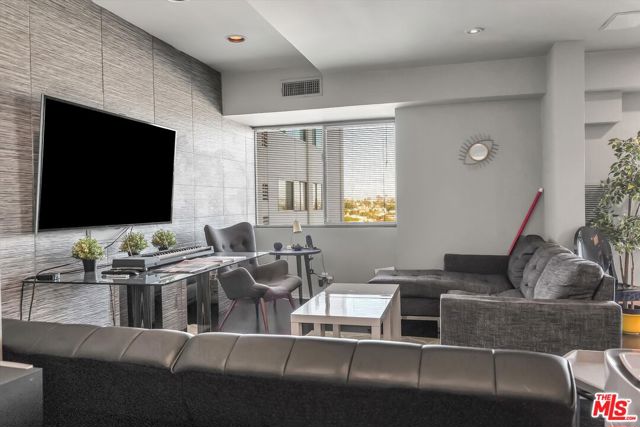 1155 N La Cienega Boulevard, West Hollywood CA: https://media.crmls.org/mediaz/e41d3fad-beae-4b4f-859c-b4d721390f35.jpg