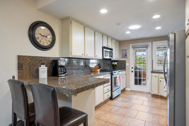 82208 Cochran Drive, Indio CA: https://media.crmls.org/mediaz/e41dfe37-e1fd-4616-9363-fa24cbb816c9.jpg