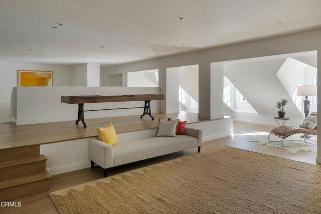 2060 Windover Road, Pasadena CA: https://media.crmls.org/mediaz/e41e2293-2ea2-4b76-8b4a-2b30d90b72d5.jpg