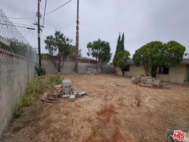 5809 Chariton Avenue, Los Angeles, California 90056, 3 Bedrooms Bedrooms, ,3 BathroomsBathrooms,Single Family Residence,For Sale,Chariton,24451535