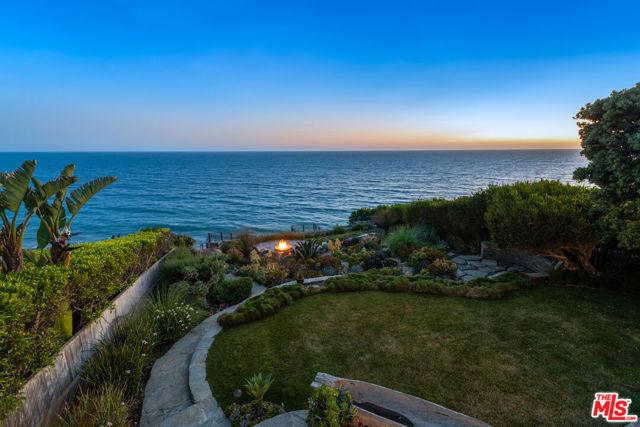 7089 Birdview Avenue, Malibu CA: https://media.crmls.org/mediaz/e41e7ff8-74d0-4504-984b-31224d839d3a.jpg