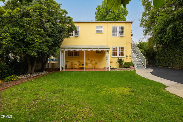 1750 E Villa Street, Pasadena CA: https://media.crmls.org/mediaz/e41e9fe5-5bbe-47ab-9851-919465416cec.jpg