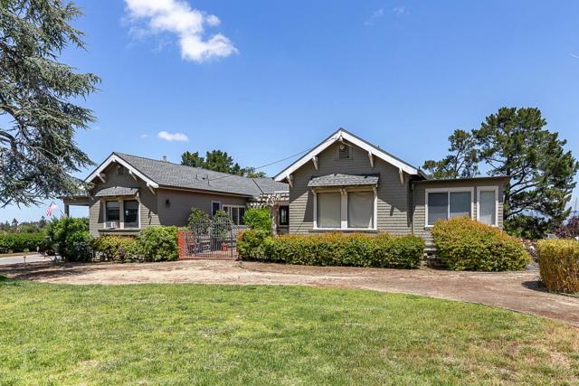730 Mora Drive, Los Altos CA: https://media.crmls.org/mediaz/e41fc4b3-22c3-44c2-984c-5cafc0235c99.jpg