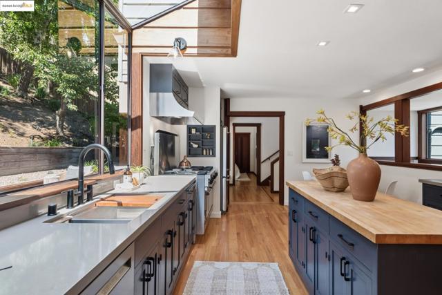 737 Woodhaven Rd, Berkeley CA: https://media.crmls.org/mediaz/e4208c28-1715-4e5c-8cec-b0f6999b6fef.jpg