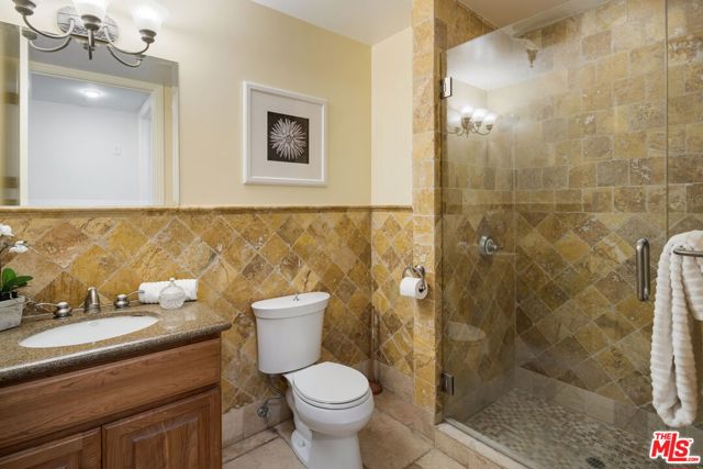 16123 West Sunset Boulevard, 12 photo 17