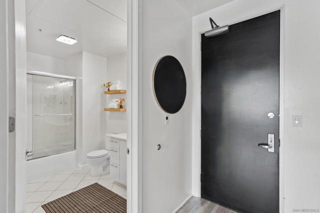 527 10th Ave, San Diego CA: https://media.crmls.org/mediaz/e421299e-c3e6-4066-8874-c8b946bb32a2.jpg