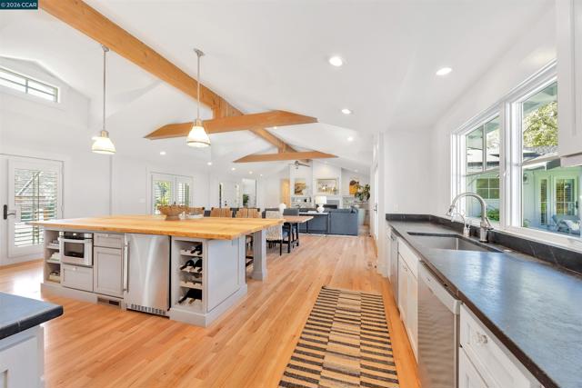 Image 11 of 53 For 942 Raintree Pl