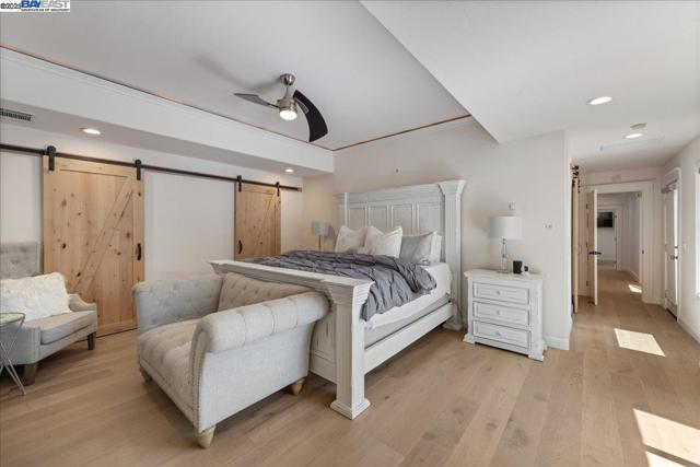 325 Crest Ave, Alamo CA: https://media.crmls.org/mediaz/e4217454-96bb-4d4c-9e0e-e5a4e3003357.jpg