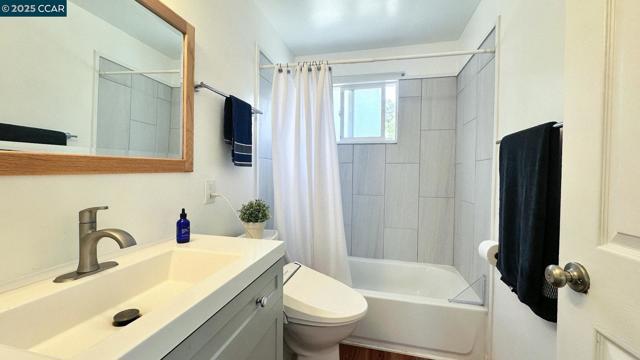 1209 Miner Ave, San Pablo CA: https://media.crmls.org/mediaz/e421ea1b-3768-4c62-84d5-0e31190f1c9c.jpg