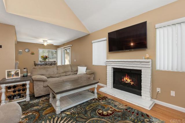 Detail Gallery Image 14 of 46 For 325 N Melrose Dr #a,  Vista,  CA 92083 - 2 Beds | 2 Baths