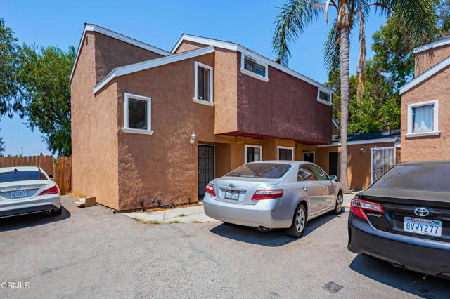 9039 Colony Place, Riverside CA: https://media.crmls.org/mediaz/e4228776-d474-405d-9cdd-fbc144aa7dfc.jpg