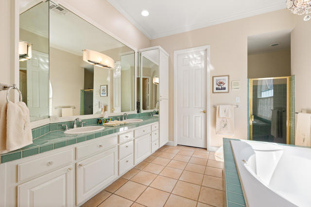 77312 Coyote Creek Path, Indian Wells CA: https://media.crmls.org/mediaz/e422f6d8-47f7-4454-b08e-c29f7c407c53.jpg