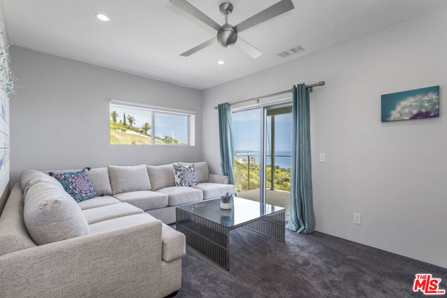 32701 Vista De Los Ondas Street, Malibu CA: https://media.crmls.org/mediaz/e4233bba-3fb7-42e6-8d84-91d3a5d44f63.jpg