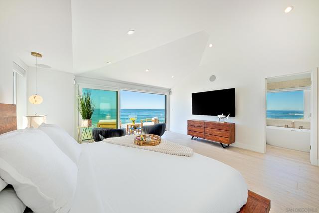303 Sea Lane, La Jolla CA: https://media.crmls.org/mediaz/e4233e13-3e47-4b71-b0a9-e7829fe5ea5a.jpg