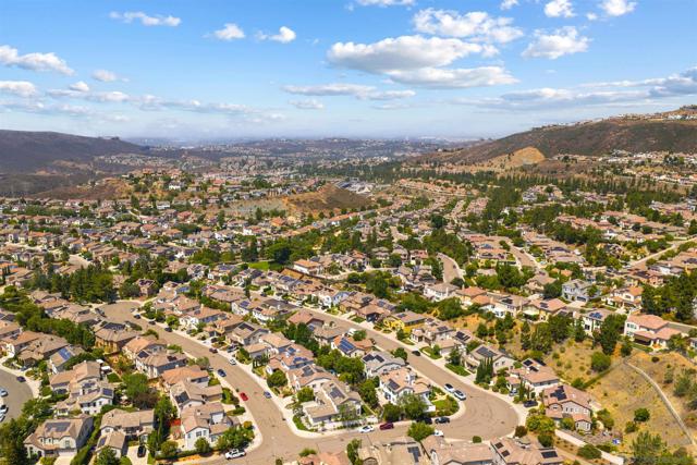 1726 BLUE WATER LANE, San Marcos CA: https://media.crmls.org/mediaz/e424bfbe-2bb7-4361-9d93-7bf6193bb617.jpg