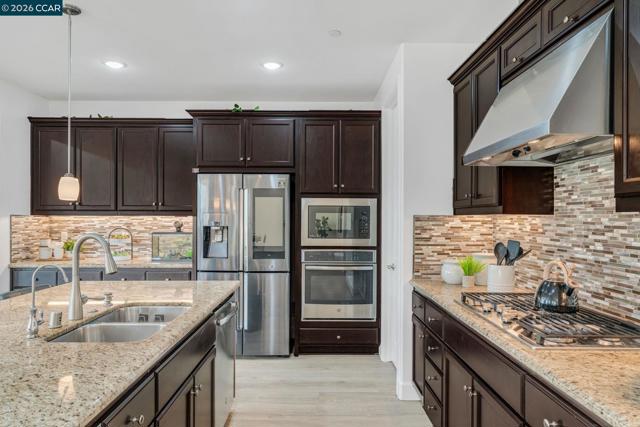 1553 S Perkins Place, Mountain House CA: https://media.crmls.org/mediaz/e4255411-9f8d-4b60-bd69-5231b7f2761d.jpg