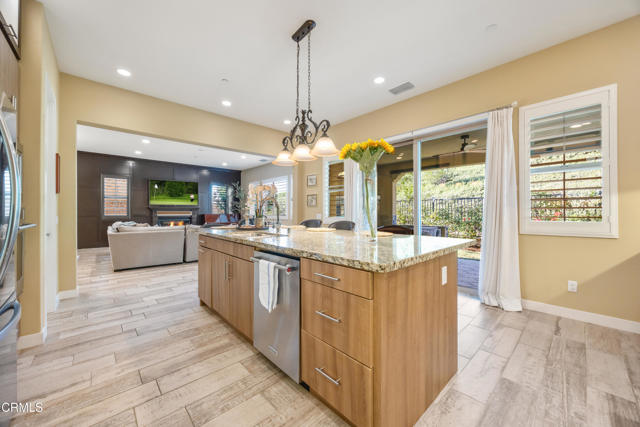 Detail Gallery Image 22 of 73 For 627 E Orange Blossom Way, Azusa,  CA 91702 - 4 Beds | 4/1 Baths