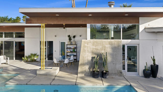 Image 23 of 30 For 2555 Junipero Avenue