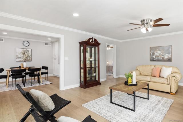 12866 SUMMERFIELD LN, Poway CA: https://media.crmls.org/mediaz/e425facc-5b6f-434c-b407-42332df732a7.jpg