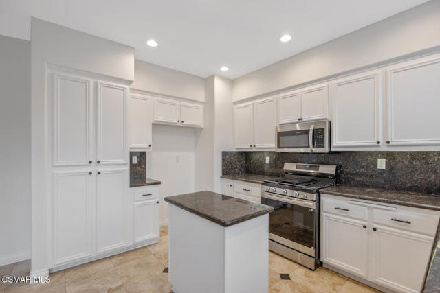 1759 Watercrest Way Simi-large-012-005-B