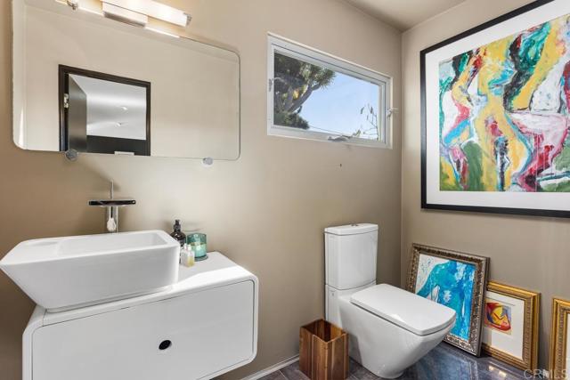 Detail Gallery Image 10 of 40 For 1159 Hymettus Ave, Encinitas,  CA 92024 - 4 Beds | 3/1 Baths