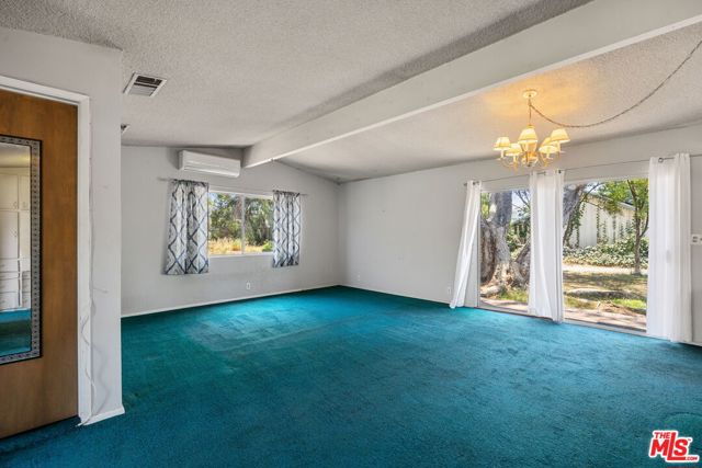 8400 Encino Avenue, Northridge CA: https://media.crmls.org/mediaz/e4268dda-d8d9-4848-9860-68c421e16c3a.jpg