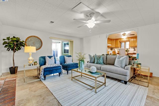 26623 ELDRIDGE AVE, Hayward CA: https://media.crmls.org/mediaz/e427c22f-b0c3-44d4-8824-0b507e65e786.jpg