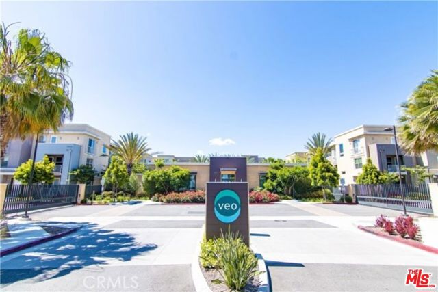 552 E Carson Street, Carson CA: https://media.crmls.org/mediaz/e428f5b4-f6d7-4b23-8a4d-30761d26203b.jpg
