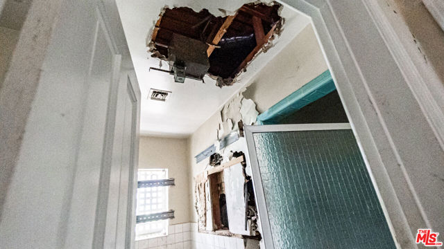 13905 Milbank Street, Sherman Oaks CA: https://media.crmls.org/mediaz/e4297d4b-9897-47ca-ba13-882042ed6c22.jpg