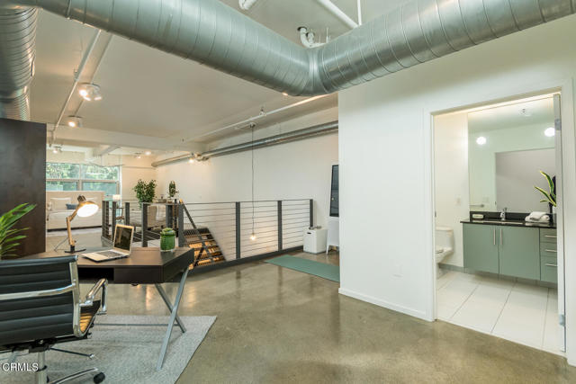 510 S Hewitt Street, Los Angeles CA: https://media.crmls.org/mediaz/e42a100a-1e9a-4969-b926-bc36ba66cb4b.jpg