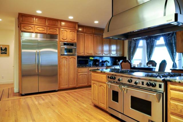 11080 Canyon Drive, San Jose CA: https://media.crmls.org/mediaz/e42a4c02-6bf4-4546-b09e-0fdb55b25ffa.jpg